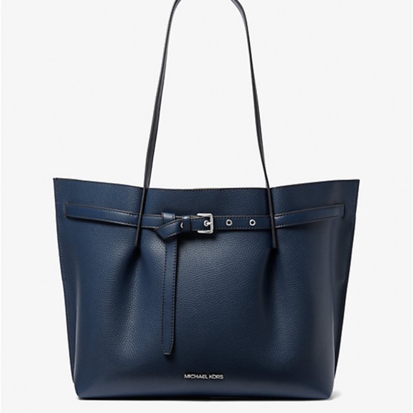 MICHAEL KORS OUTLET
Emilia Large Pebbled Leather Tote Bag
COLOR NAVY
NWT - Picture 2 of 16